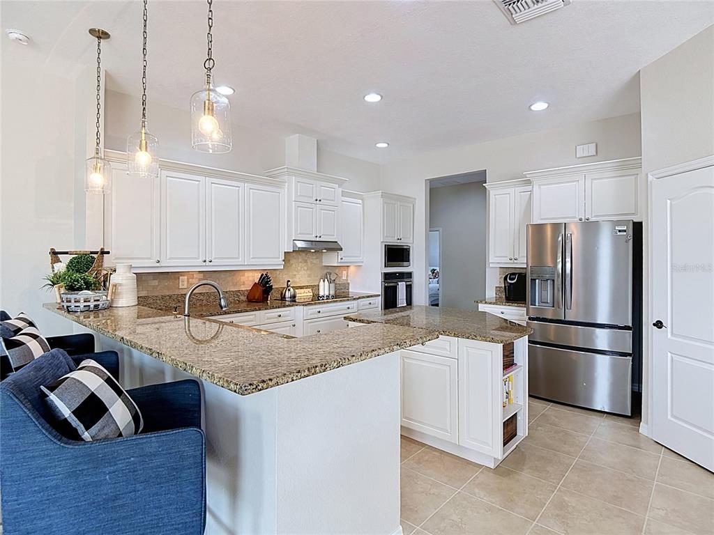 17014 E 2ND AVENUE, BRADENTON, FL — photo 3 of 30