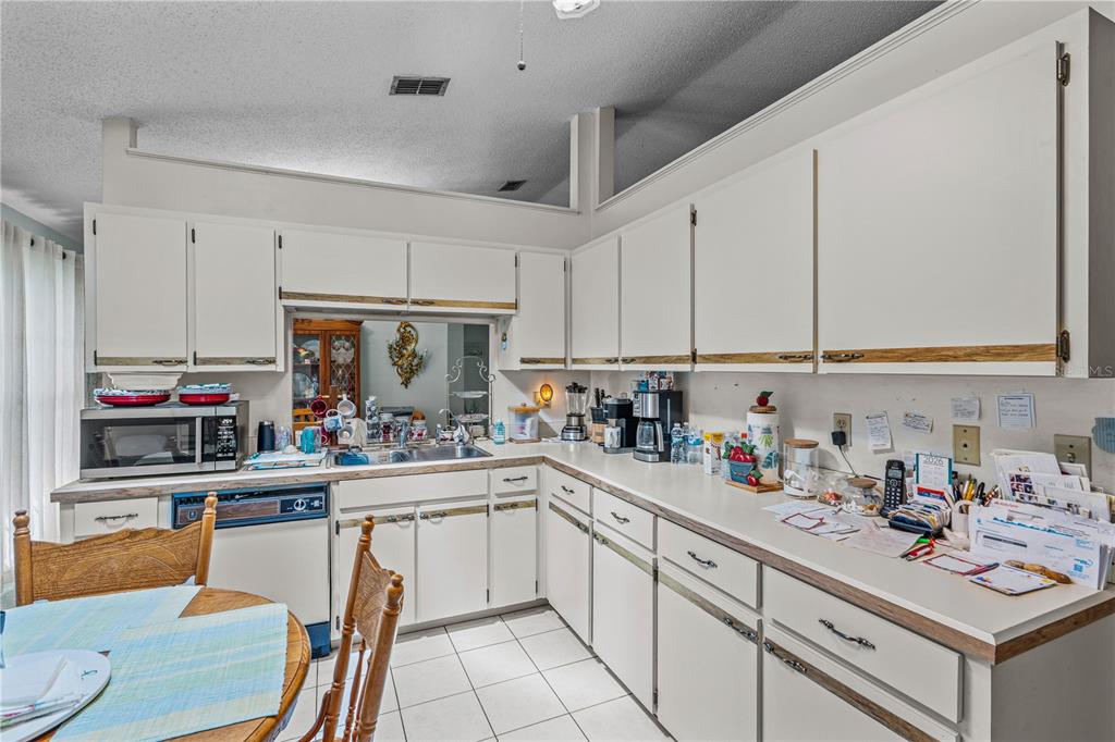 2825 SABAL PALM, EDGEWATER, FL — photo 5 of 30