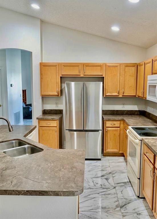 521 CYPRESS TREE COURT, ORLANDO, FL — photo 4 of 10