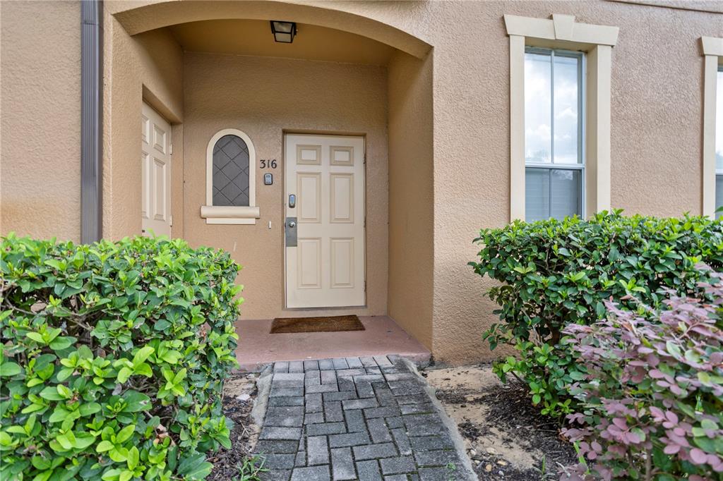 316 CAMBRIA AVENUE, DAVENPORT, FL — photo 2 of 30