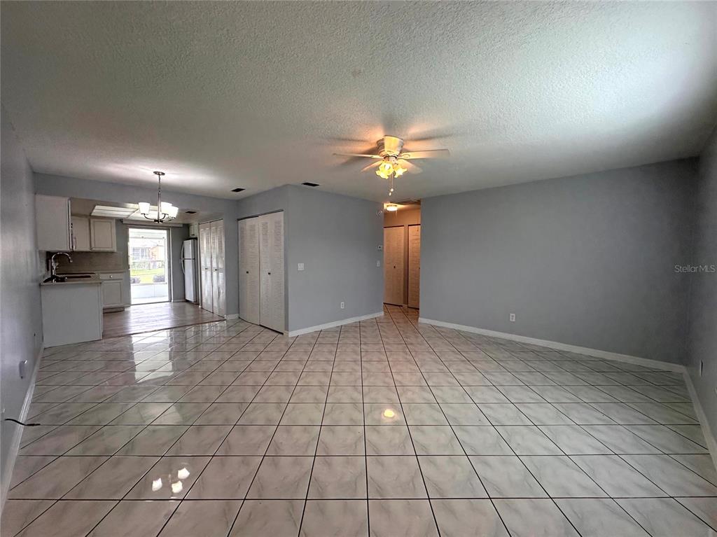22 W COUNTRY COVE WAY, KISSIMMEE, FL — photo 3 of 36
