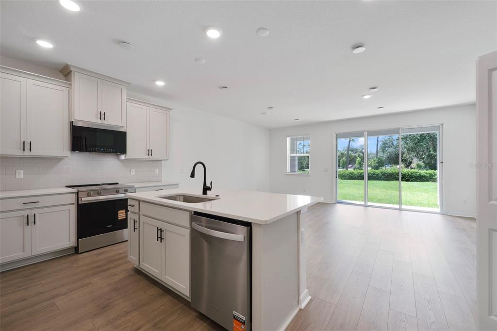 522 SOUTHERN EDGE WAY, SANFORD, FL — photo 2 of 20