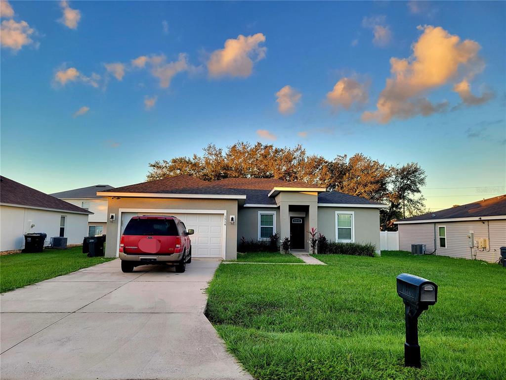 1914 MANATEE LANE