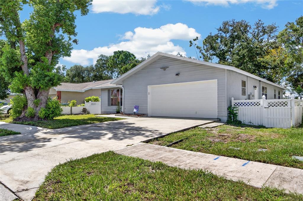 1650 12TH STREET SW, LARGO, FL — photo 2 of 30