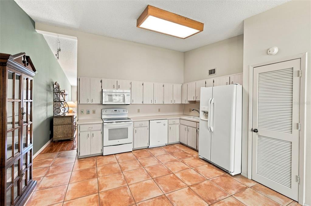 2220 SWEDISH DRIVE UNIT 42, CLEARWATER, FL — photo 3 of 30