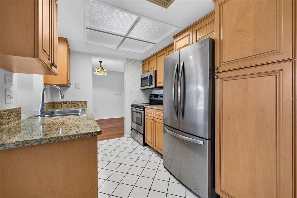 12200 VONN ROAD UNIT 7D, LARGO, FL — photo 4 of 22