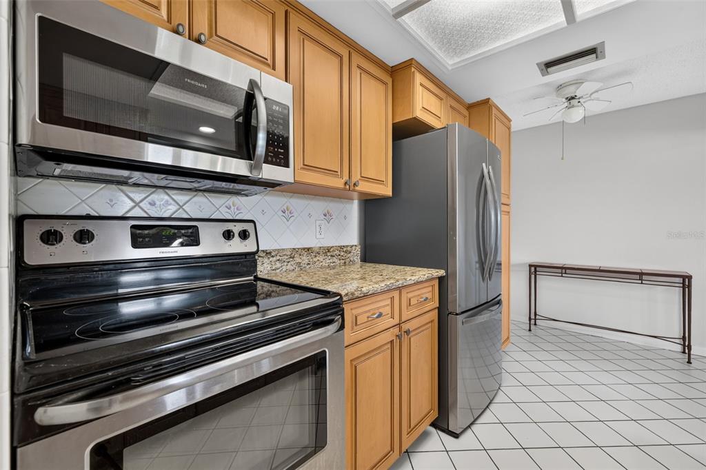 12200 VONN ROAD UNIT 7D, LARGO, FL — photo 5 of 22