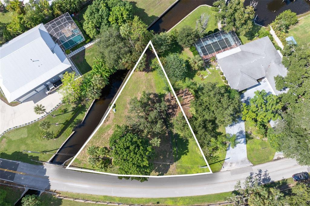 423 MAGELLAN DRIVE, SARASOTA, FL — photo 2 of 19