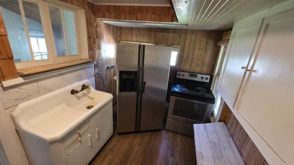 310 E NOBLE AVENUE, BUSHNELL, FL — photo 4 of 24