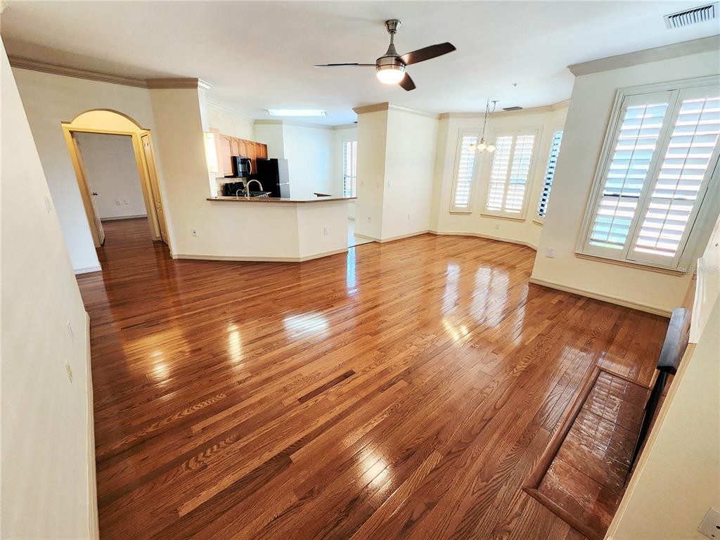 2733 VIA CIPRIANI UNIT 820B, CLEARWATER, FL — photo 5 of 30