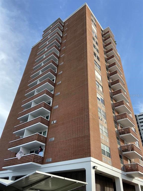4015 BAYSHORE UNIT 17A