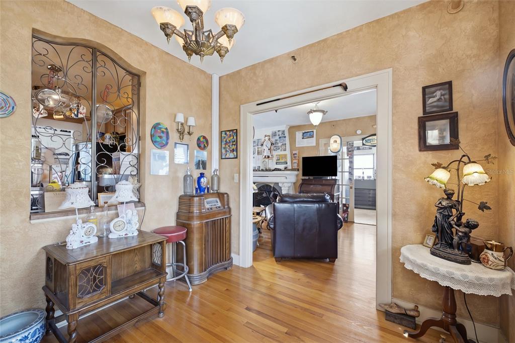 130 4TH AVENUE N UNIT 702, ST PETERSBURG, FL — photo 3 of 50