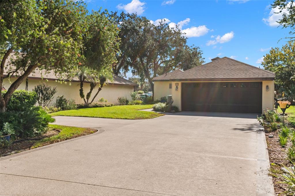 814 PALM HARBOR COURT, LEESBURG, FL — photo 4 of 30