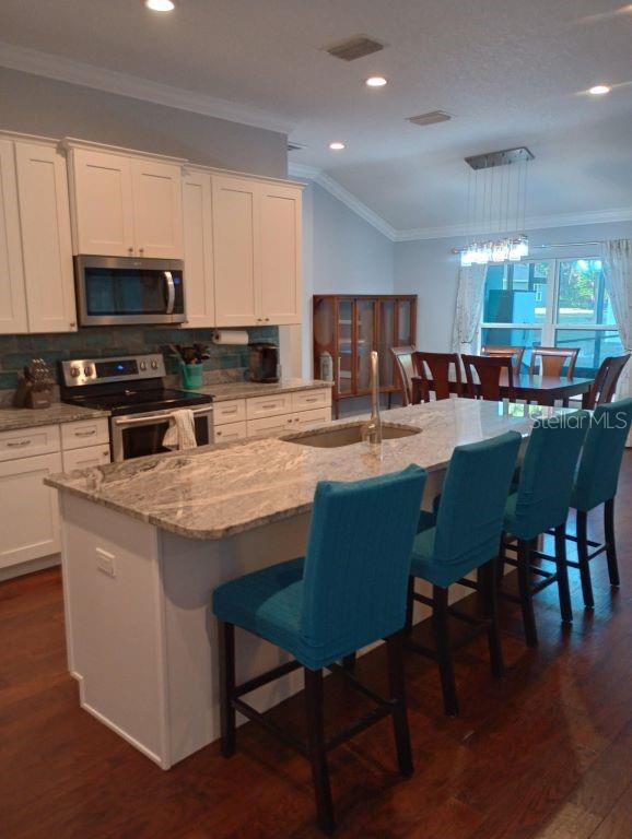 427 CAROLINA AVENUE, LADY LAKE, FL — photo 4 of 30