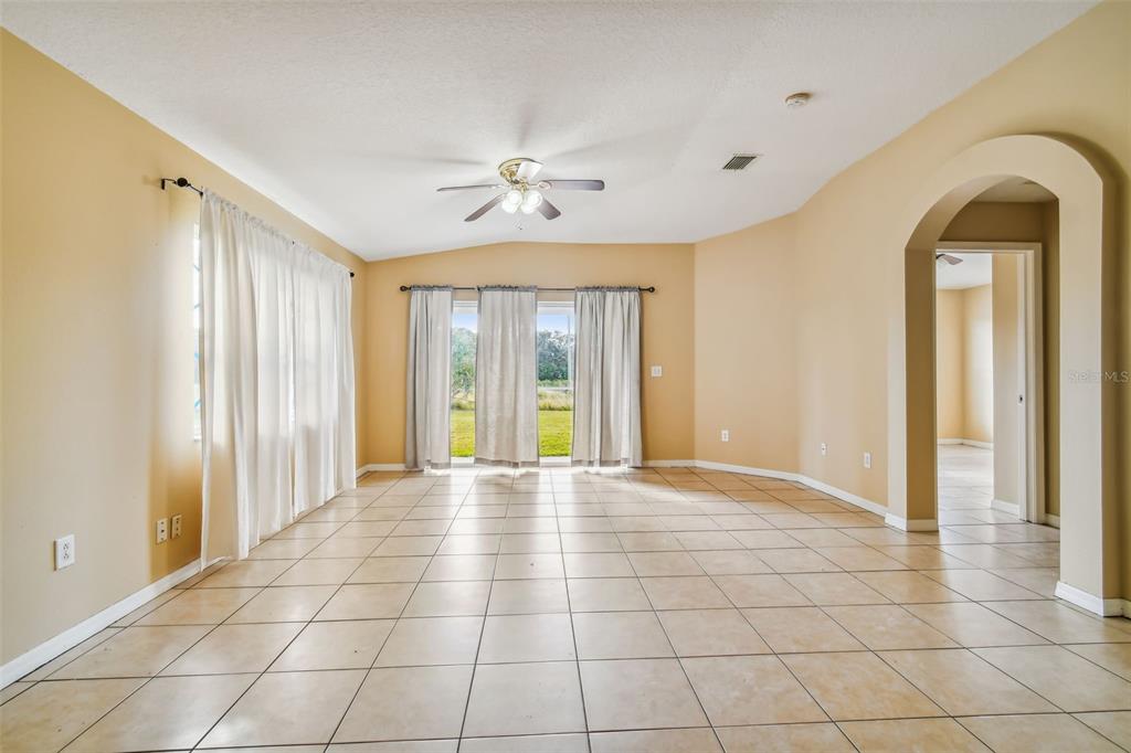 7956 CARRIAGE POINTE DRIVE, GIBSONTON, FL — photo 4 of 30