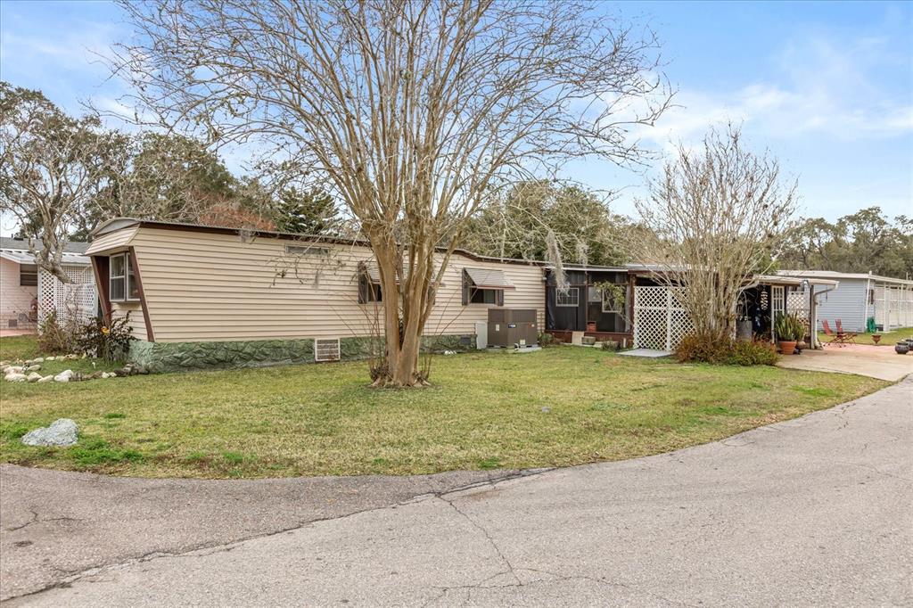 1960 PINEWOOD LANE