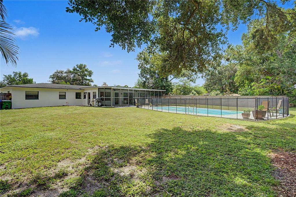 10246 N VALLE DRIVE, TAMPA, FL — photo 4 of 30
