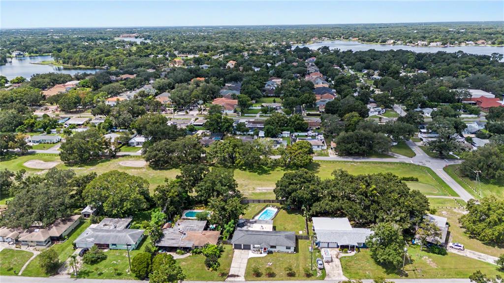 10246 N VALLE DRIVE, TAMPA, FL — photo 5 of 30