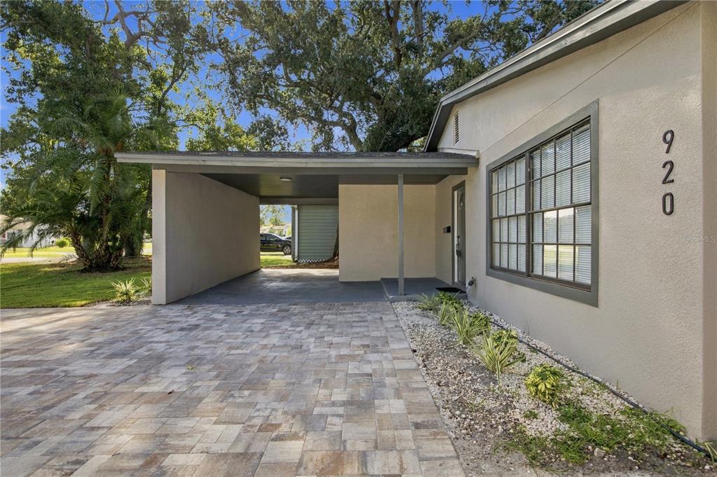 920 W CANDLEWOOD AVENUE, TAMPA, FL — photo 3 of 30