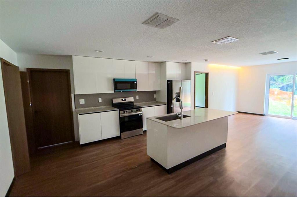 332 LAKE CRESCENT DRIVE, DEBARY, FL — photo 2 of 6