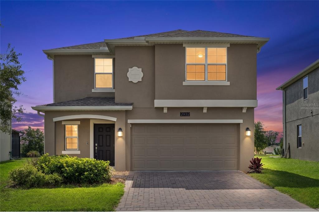 2932 MULLER OAK LOOP