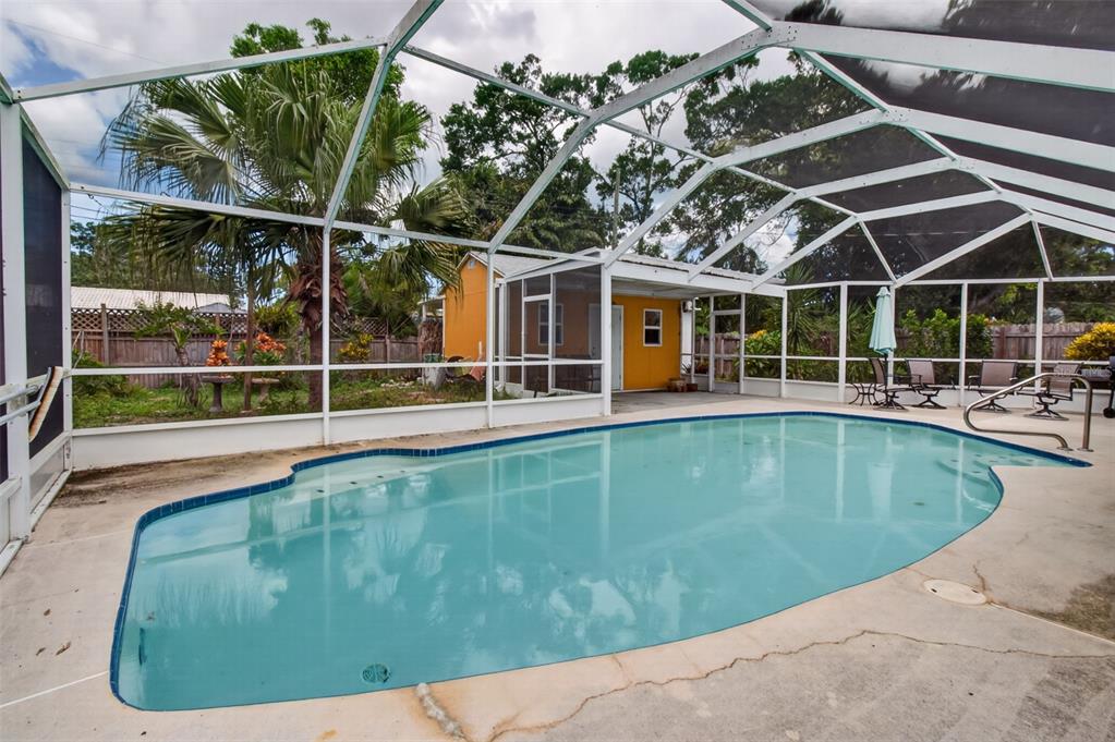 11420 OVAL DRIVE W, LARGO, FL — photo 2 of 30