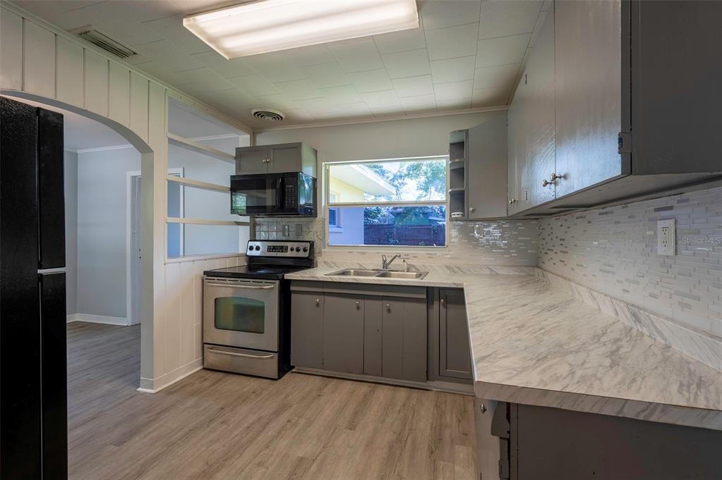 5136 STUDIO DRIVE, ZEPHYRHILLS, FL — photo 2 of 30