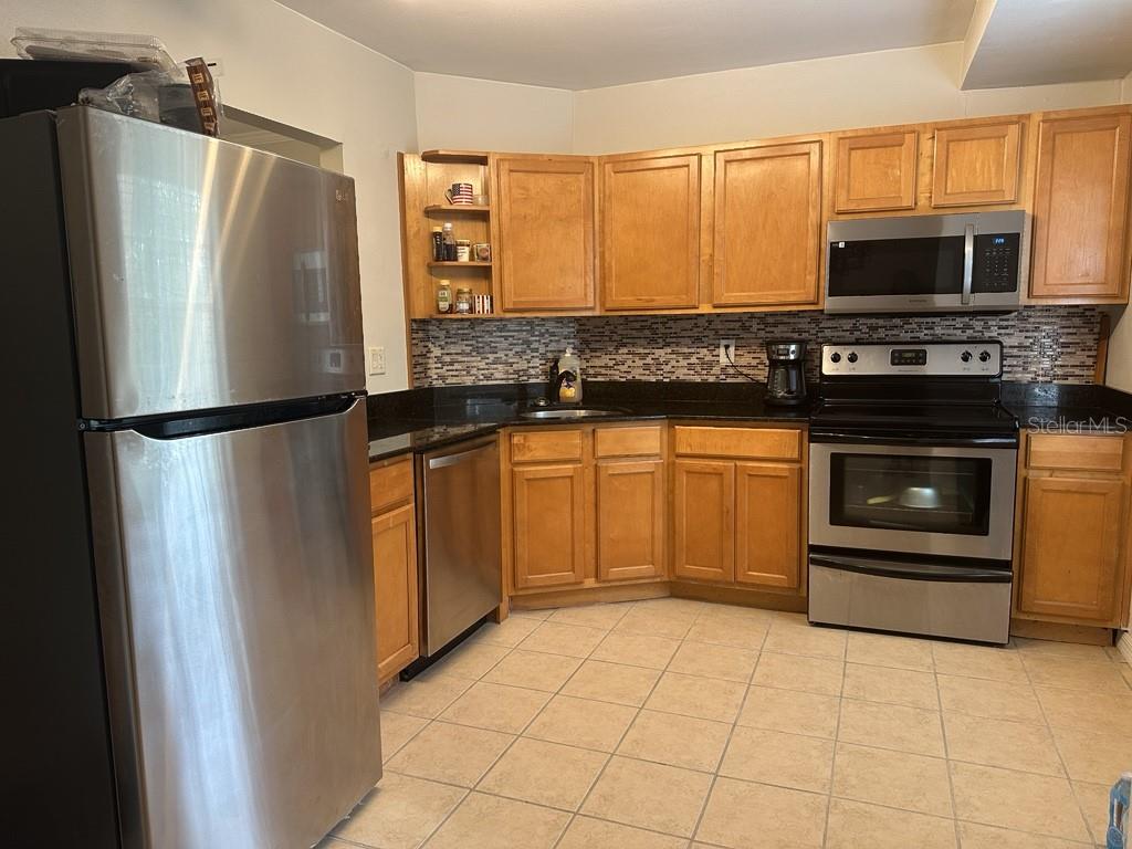 10325 CARROLLWOOD LANE UNIT 77, TAMPA, FL — photo 4 of 17