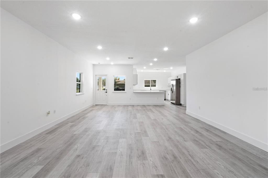 820 E DESOTO STREET, CLERMONT, FL — photo 4 of 30