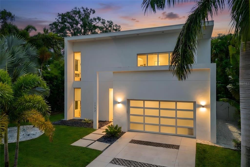 1732 SHORELAND DRIVE