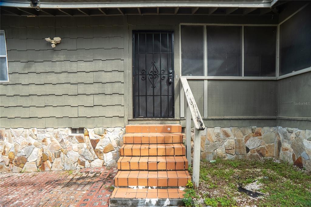311 S THOMPSON AVENUE, DELAND, FL — photo 4 of 30