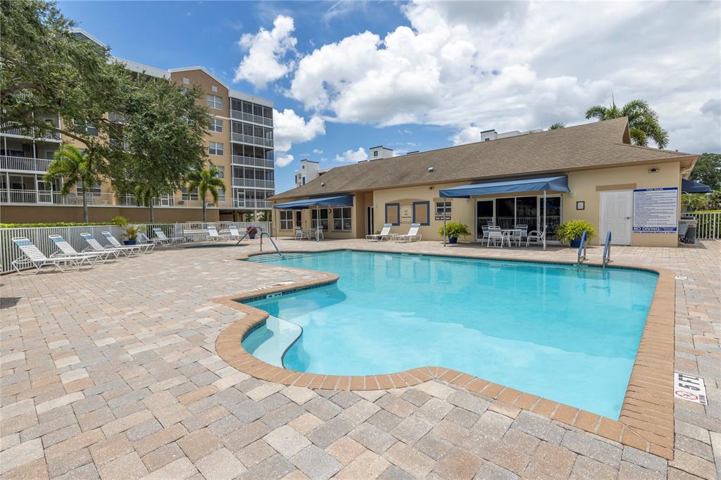 960 STARKEY ROAD UNIT 2202