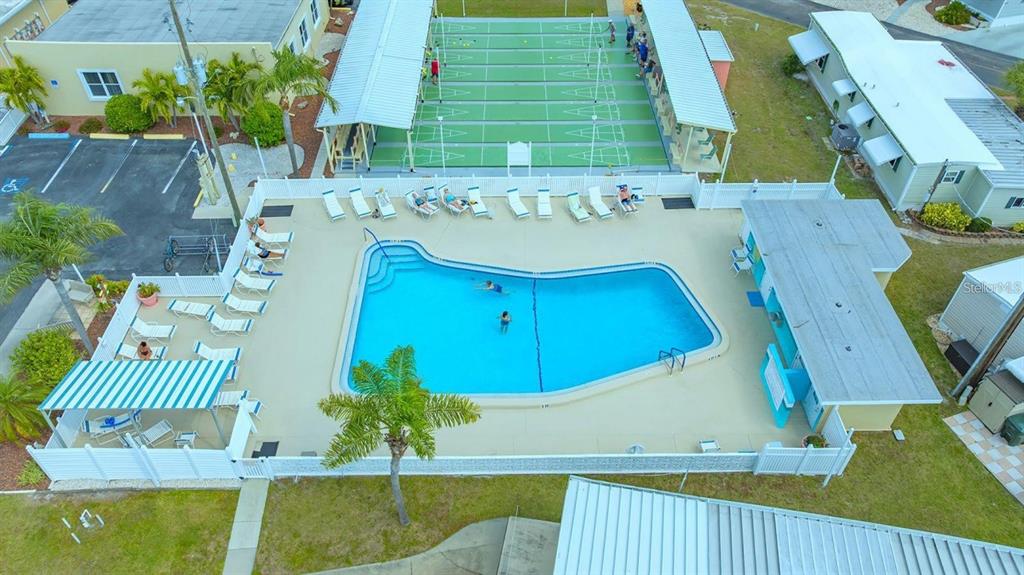 210 SOUTHWINDS DRIVE, SARASOTA, FL — photo 2 of 14