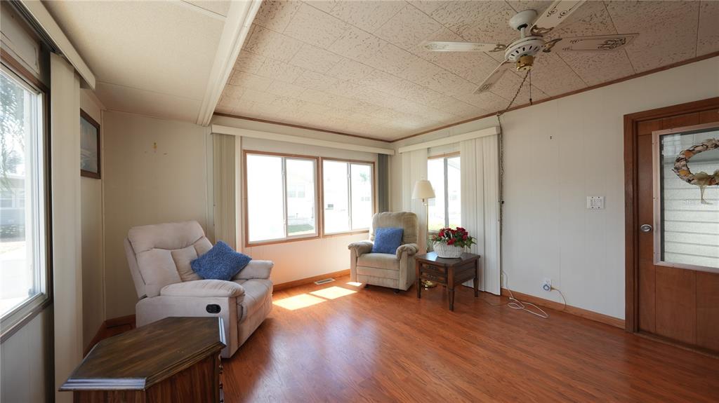 210 SOUTHWINDS DRIVE, SARASOTA, FL — photo 5 of 14