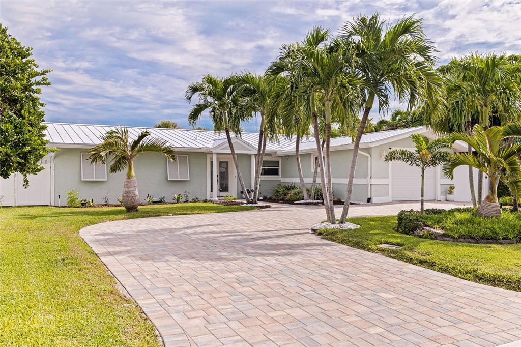 285 3RD STREET W