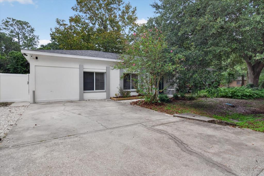 5114 CHILKOOT STREET, TAMPA, FL — photo 5 of 30