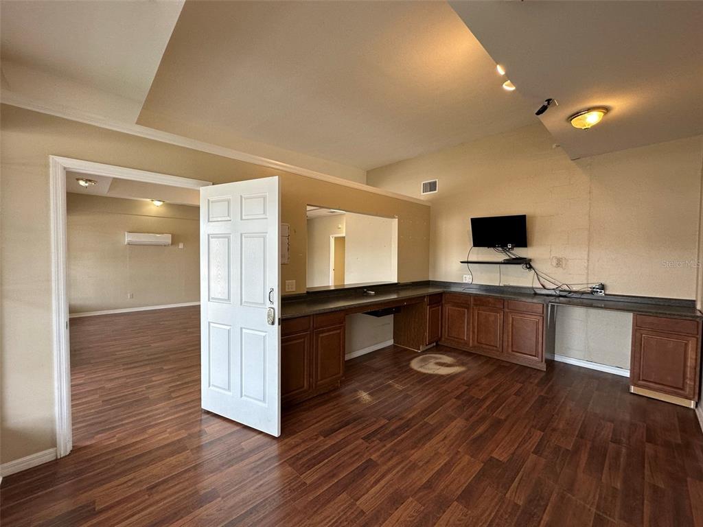 228 S WOODLAND BOULEVARD, DELAND, FL — photo 3 of 8