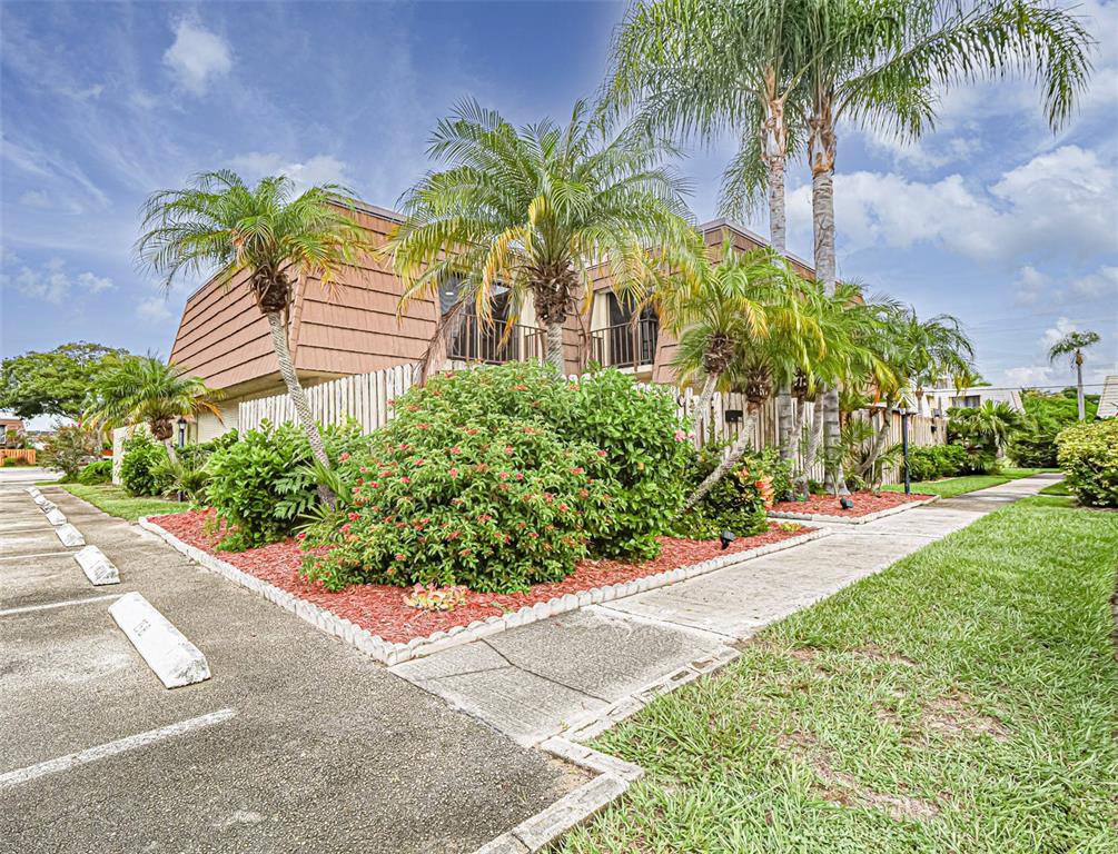 1166 6TH AVENUE UNIT 15C, VERO BEACH, FL — photo 2 of 30