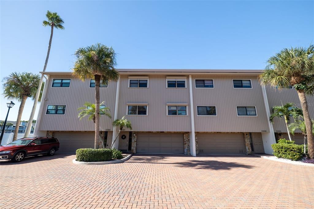 12242 2ND STREET E, TREASURE ISLAND, FL — photo 2 of 51