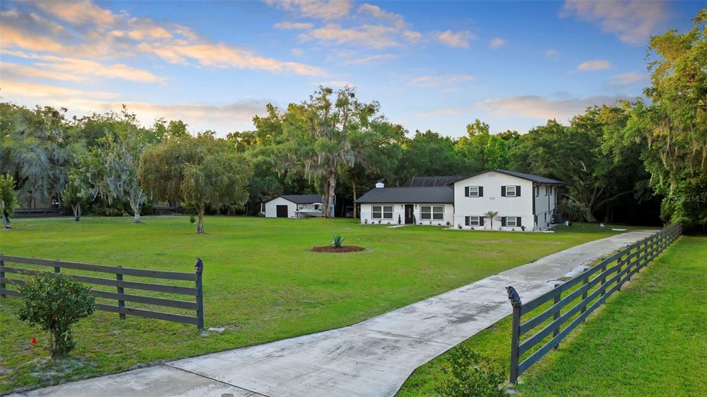 155 E COUNTRY CIRCLE DRIVE E