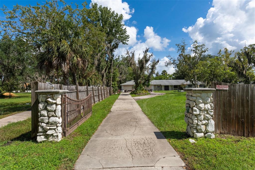 149 & 151 SE PARADISE POINT ROAD, CRYSTAL RIVER, FL — photo 4 of 30