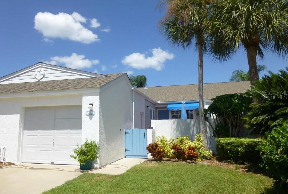 922 WATERSIDE LANE