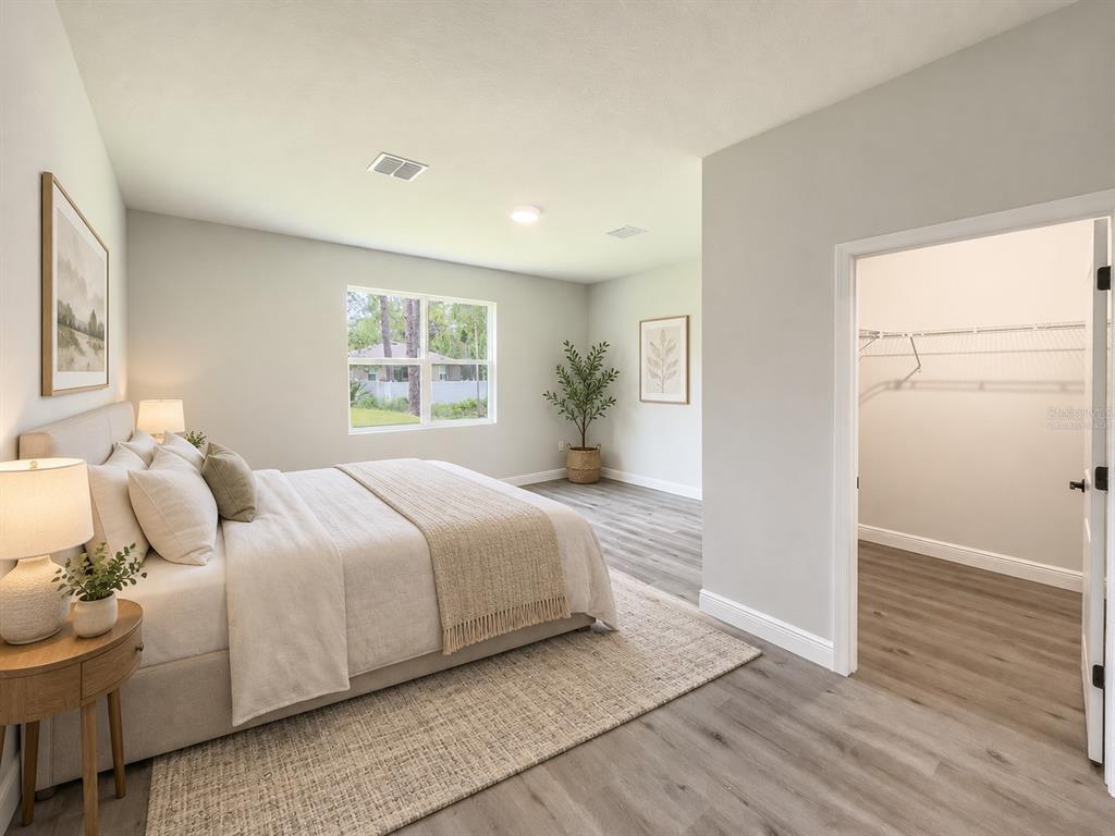 979 EAST PARKWAY, DELAND, FL — photo 4 of 9