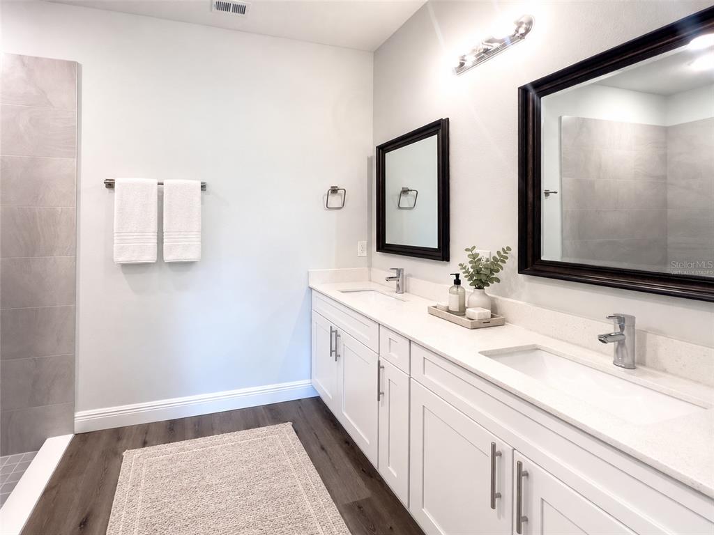 979 EAST PARKWAY, DELAND, FL — photo 5 of 9
