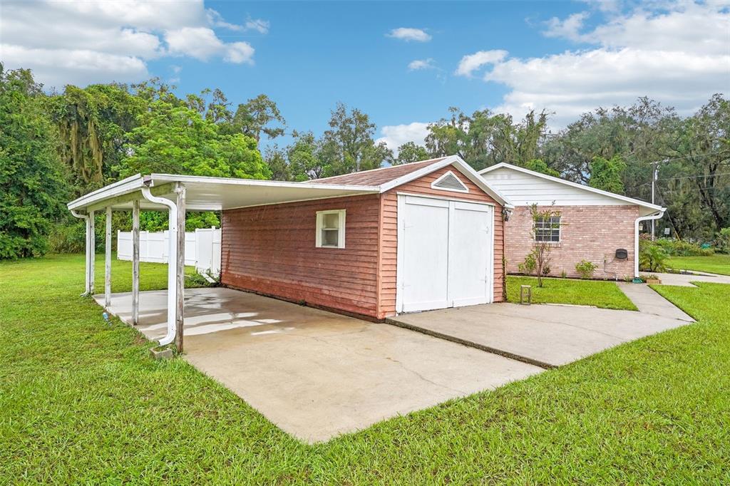 101 W LEMON STREET, LADY LAKE, FL — photo 5 of 30