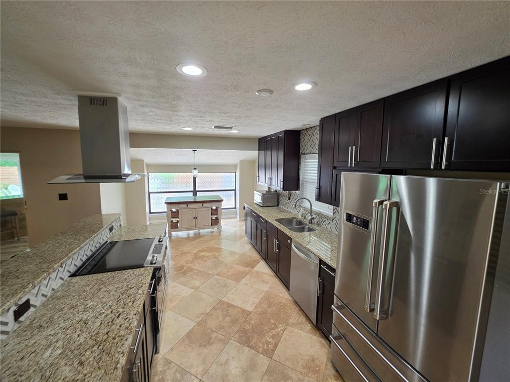 3204 COUNTRY SIDE STREET, BRANDON, FL — photo 5 of 21