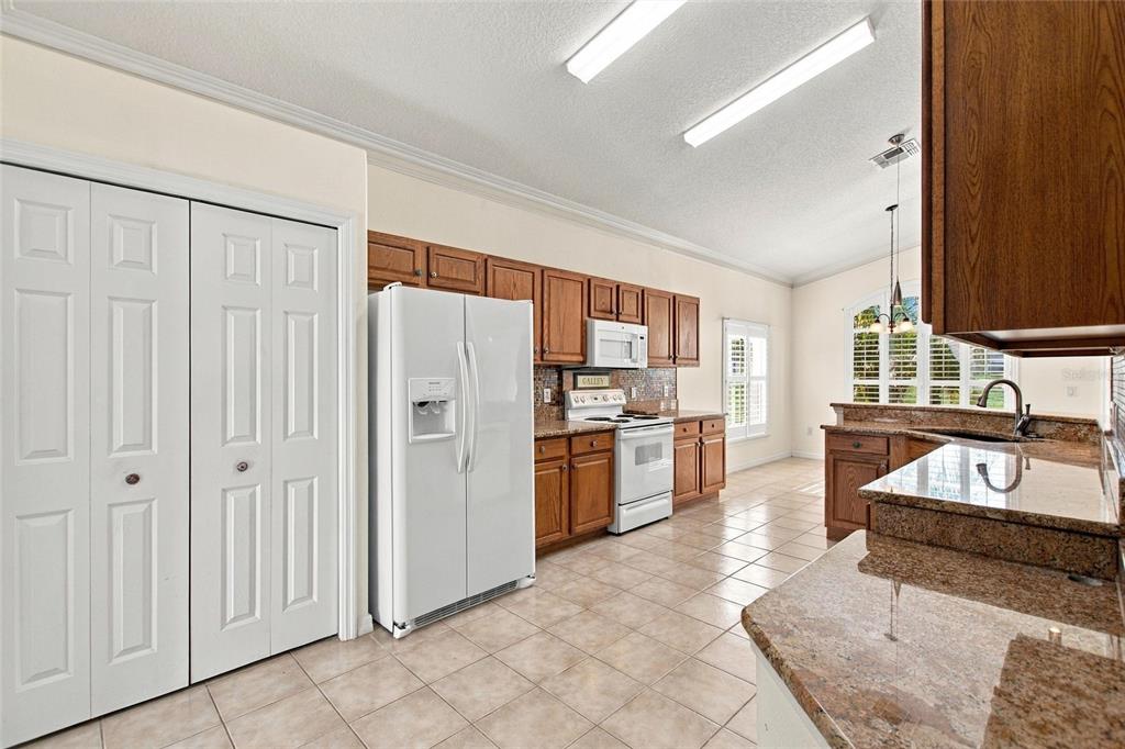 409 ROYAL PALM DR, DAVENPORT, FL — photo 5 of 30