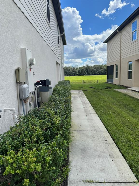 5421 COMPANION LANE, TAMPA, FL — photo 4 of 31