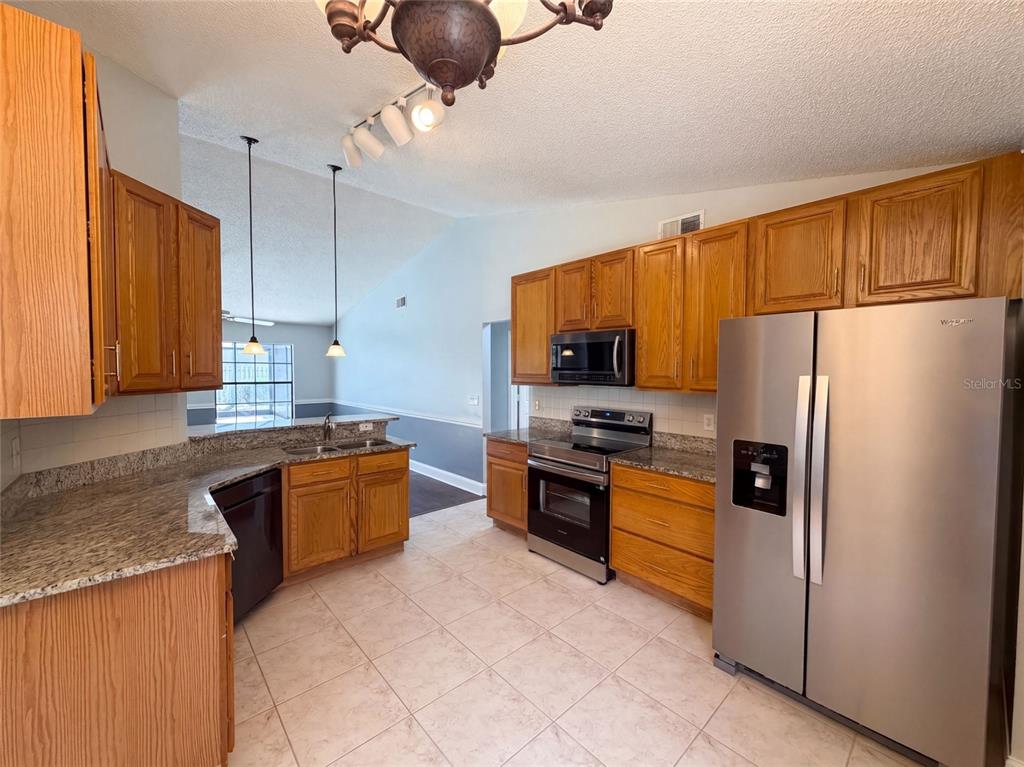 14725 EAGLES CROSSING DRIVE, ORLANDO, FL — photo 2 of 29