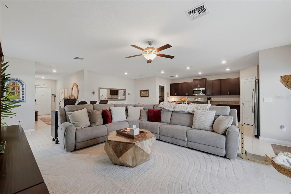 10323 POSEIDON WAY, RIVERVIEW, FL — photo 2 of 35